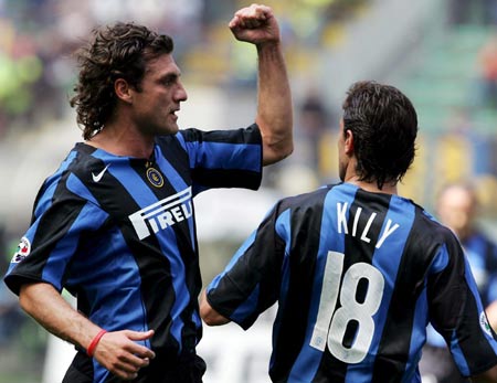 离40+三双仅差1板！拉拉维亚社媒调侃东契奇：你再抢个板啊（东契奇距40+三双只差1板！拉拉维亚社媒打趣：再抢一个啊）