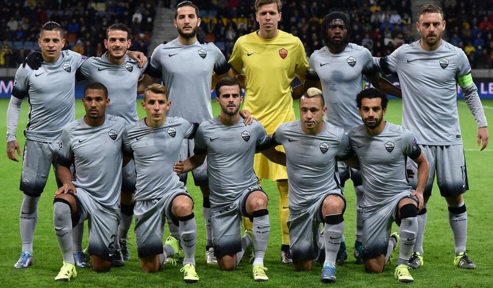 葡媒：C罗明夏世界杯后将与乔治娜在马德拉岛举办婚礼（葡媒称C罗计划于明夏世界杯结束后在马德拉岛与乔治娜举行婚礼）