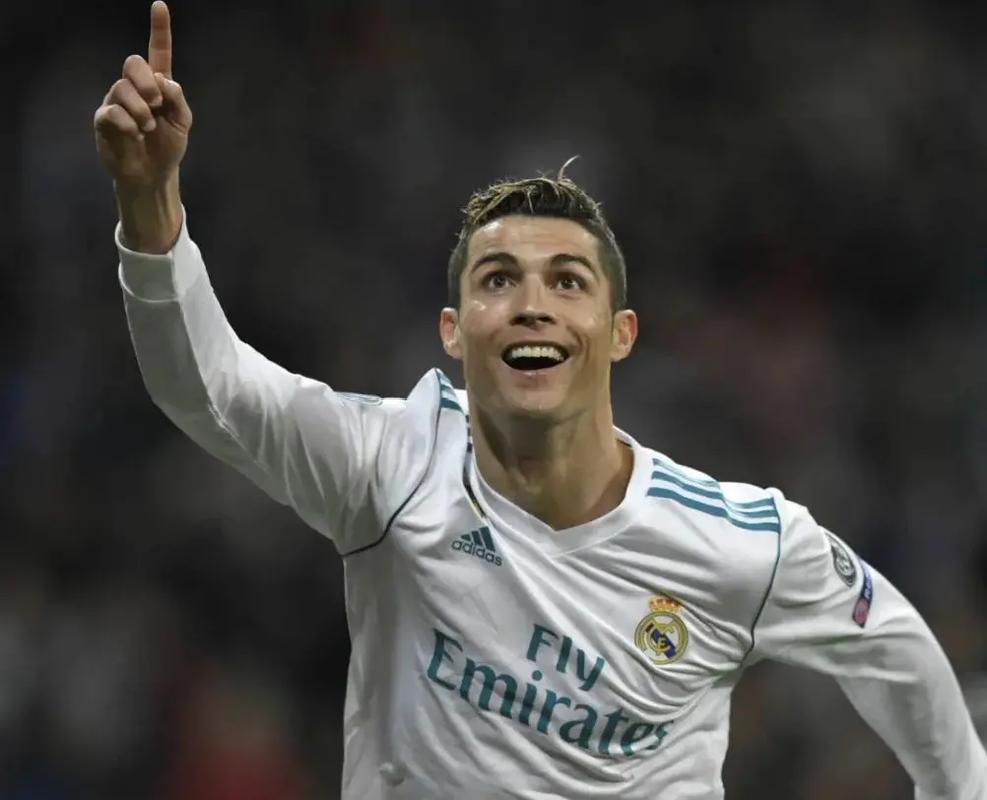 新鹏城队将于11月14日举办球迷开放日活动，今天14点开启报名（新鹏城队11月14日球迷开放日，报名今日14点开启）