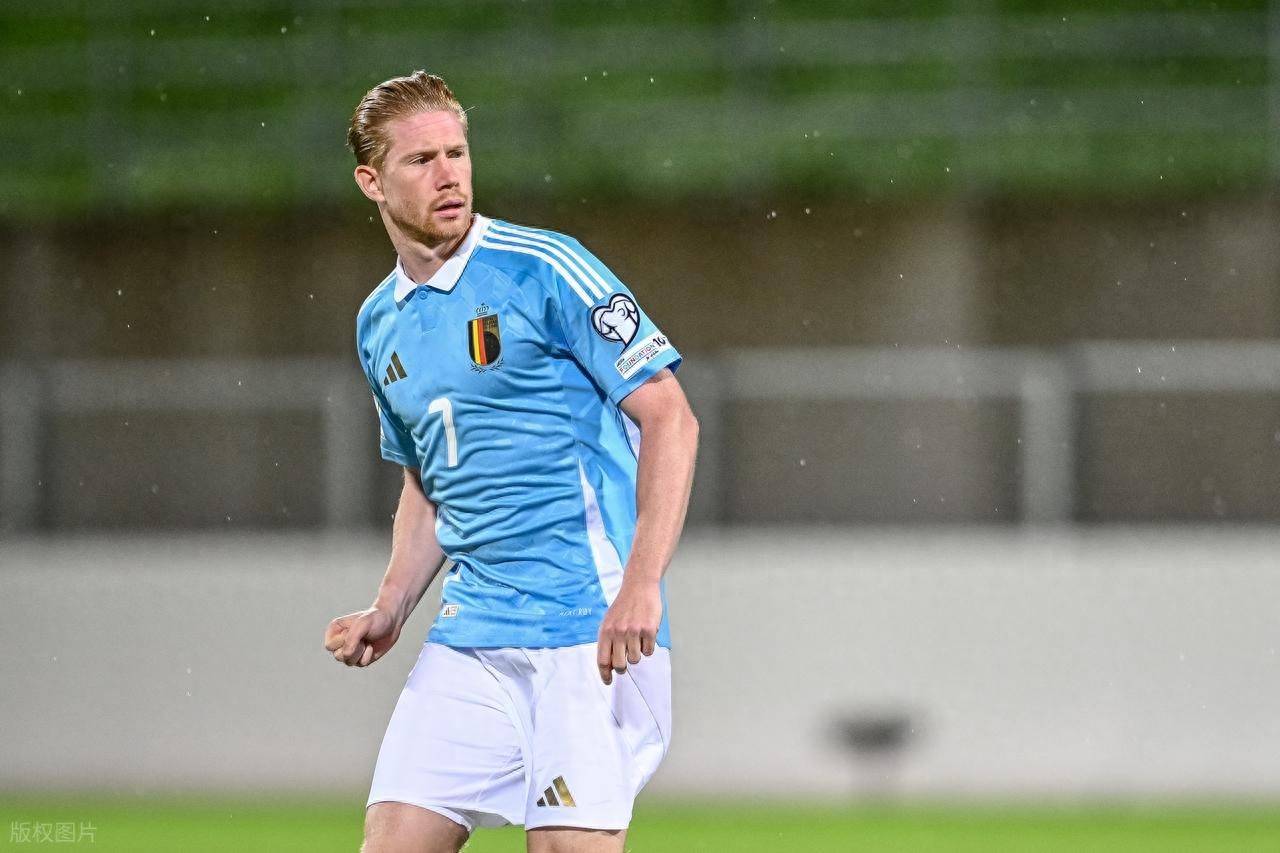 罗马诺：莱万不在迈阿密国际2026年的引援候选名单中（罗马诺：莱万未列入迈阿密国际2026年引援名单）