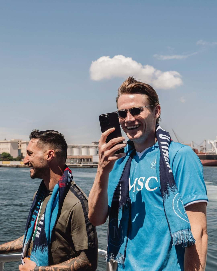 TA：利物浦计划与萨拉赫会谈，斯洛特依然得到更衣室支持（TA：利物浦拟与萨拉赫面谈，斯洛特继续获更衣室力挺）