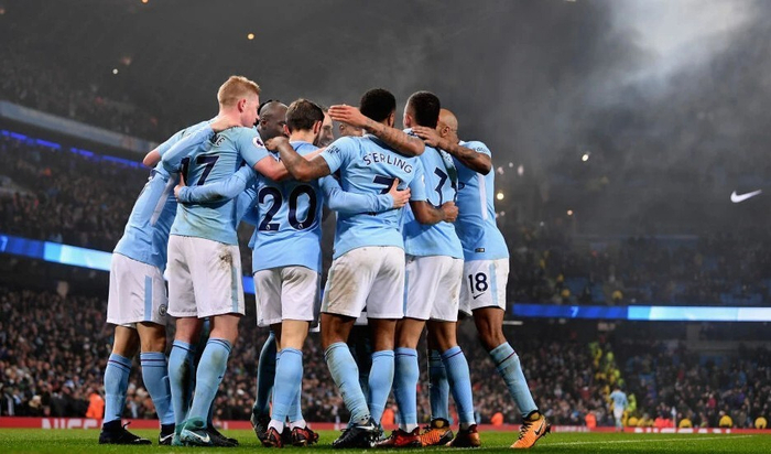 2025年球衣销量：亚马尔力压梅罗排第一；皇萨塔俱乐部前三（2025年球衣销量榜：亚马尔压过梅西C罗夺魁，皇萨塔俱乐部包揽前三）